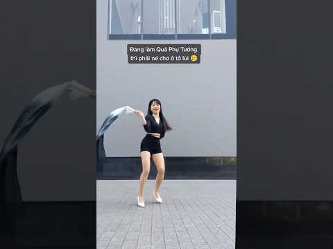 Đang Làm Quả Phụ Tướng Thì Phải Né Cho Ô Tô Lùi 🥲 (#Shorts)