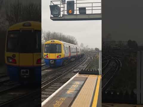 London overground class 378 at Clapham junction #shorts #train #railway #trainspoting