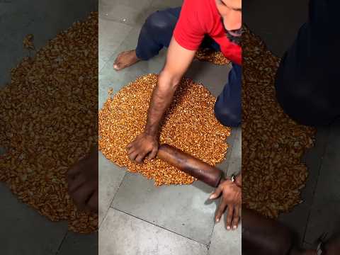 Unhygienic mungfali chikki 🤮 #shorts #ytshorts #viralshorts #foodmaker #making #mungfali