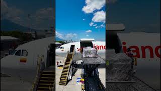 Parte segundo avión con alimentos y artículos de primera necesidad de ayuda humanitaria a Colombia