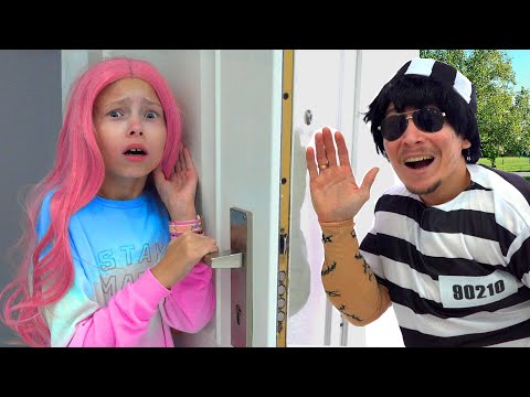 أليس تعلم قواعد سلامة الطفل من الشرطة