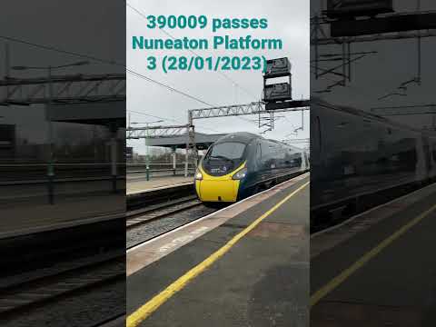 390009 passes Nuneaton #shorts #nuneaton #class390 #pendolino