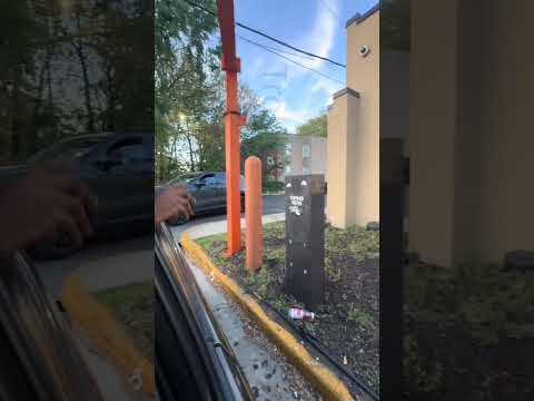 Girl Makes Fun Of A Customer That Couldn't Get Ice Cream During A Argument