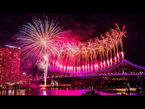 10 minutes of Australia’s biggest fireworks 2024 in Brisbane