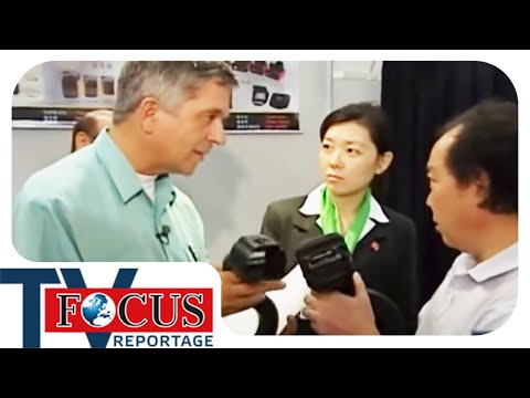 Dreisten Fälschungen auf der Spur - Zollfahndung auf der Messe Frankfurt (2009) | Focus TV Reportage