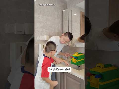 Cậu bé lắp vòi nước cảm ứng từ lego #shorts
