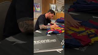 What would you give to get a Lionel Messi signed shirt?✍️🤔