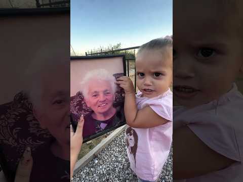 Я готова плакать😭❤️ Моя девочка. Ты была единственная, с чьих рук, бабушка кушала в последние дни..