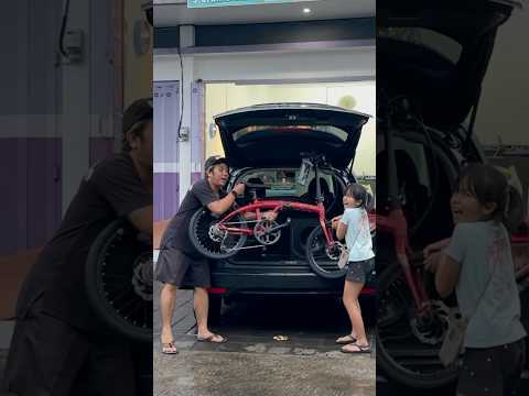 Mesya Beli Sepeda Baru!!! Gimana caranya masukin Sepeda ini ya?