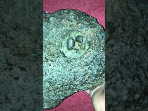 Hòn đá quý Sapphire thô nguyên bản tự nhiên 7,5kg- natural Sapphire VN #sapphire  #gem  #gemstone