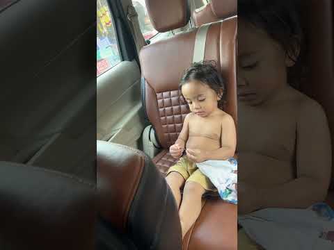 Enna Style ah ukaanthutu irukaan🙄🤣 #cutebaby #nirav #baby