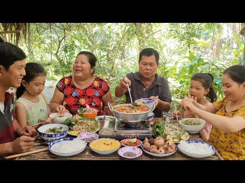 No Cứng Bụng với Nồi Bún Riêu Giò Heo Khi Cùng Gia Đình Họp Mặt | TKQ & Family T827