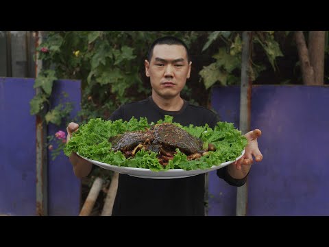 【食味阿远】两只甲鱼、一盆鸡爪，阿远做“甲鱼焖凤爪”，裙边嫩滑，鸡爪脱骨 | Shi Wei A Yuan