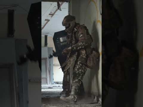 НИКОГДА не используй гранату против щитовика! #страйкбол #милитари #715team #shorts