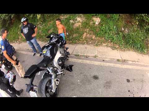 FABINHO DA HORNET - ACIDENTE COM CBR 1000 FIREBLADE - MOTOCICLISTA NA AMBULÂNCIA - ROD. FERNÃO DIAS
