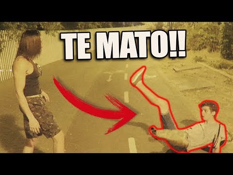 ME PEGAN POR DEFENDER A MI AMIGO