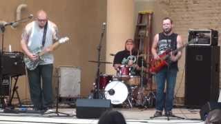 Fire/ Voodoo Child (Slight Return)- Sneaky Neighbor