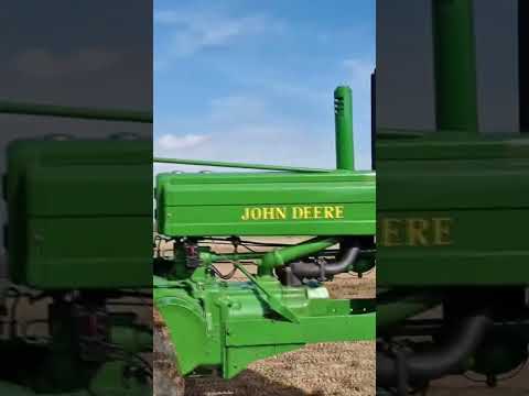 Jhon Deere 1947 - two cylinder | Beautiful Old Tractors #shorts