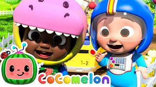 Wheels on the Bus Costume Party! | CoComelon | 🚌Wheels on the BUS Songs! | Nursery Rhymes for Kids