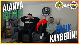 GALATASARAYLILAR ALANYASPOR-FENERBAHÇE MAÇINI İZLİYOR