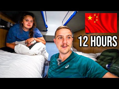 First Experience on China's "Hard Sleeper" Train 🇨🇳