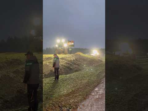 Starkregen beim Maishäckseln 2025 XXL 40 Traktoren, Feldhäcksler Ü30 Oldtimer Maisernte 🌽