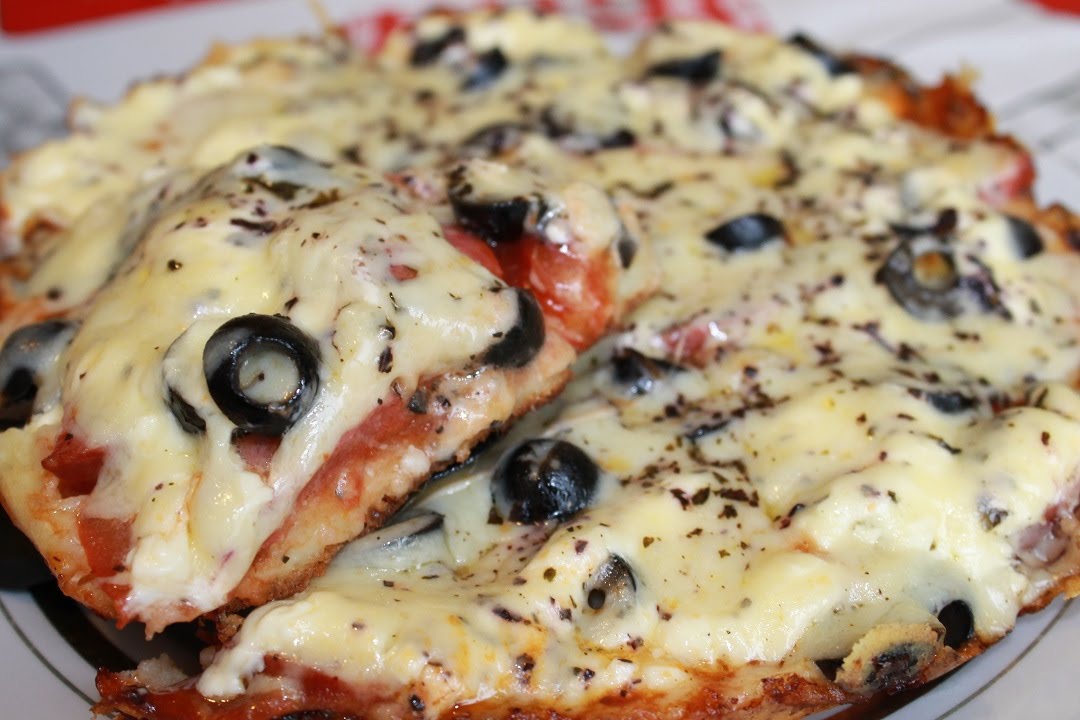 Быстрая пицца на сковороде (Quick pizza in a pan)