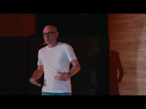 Tam nikogo nie ma! AI; From Illusions to Delusions | Marcin Moskalewicz | TEDxKoźmiński University