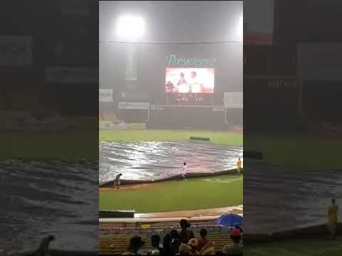 Juego detenido en el Estadio Cibao