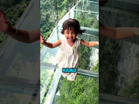 JANGAN melewati Jembatan Kaca Di China! #shorts