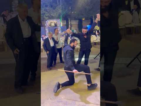 اهضم زلمة بالدبكة بالعالم 😎 البطل وبس☝️ مع تامر عقيل Amazing Dabke