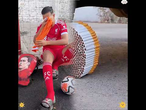 ميسي يقطع حزاء فان دايك في المباراة والهجمه الاخيره وصدمه اليسون وطرده من المباراة وفان دايك الحارس