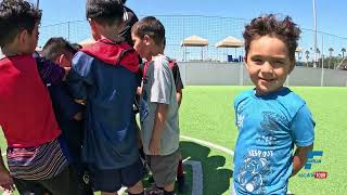 Jugando futbol en las cacha del galaxi 