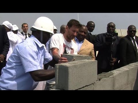 Gabon:Messi participe à la pose de la première pierre d'un stade