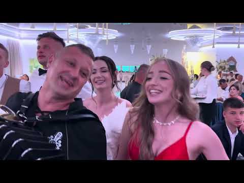 Szalona biesiada z Tomkiem Mikulskim 🤣🤣Atak na stoły 🪗Mistrzu siekierki 😎😎