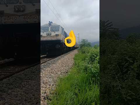 train 🚆🚂#shotsvideo #train #ekmotahathighumechala #railway #railway #railwaystation #ekmotaha