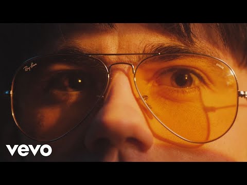Mullholland's Dinner and Wine - Declan McKenna 