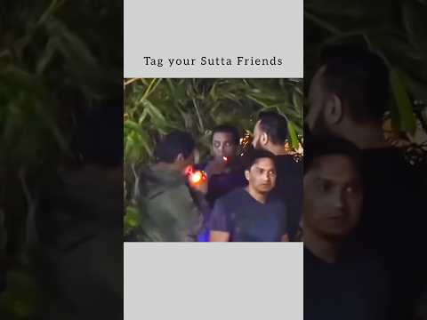 Share with your sutta friends jo aise chup chup ke sutta pite hai 😂 #salman #salmankhan #bollywood