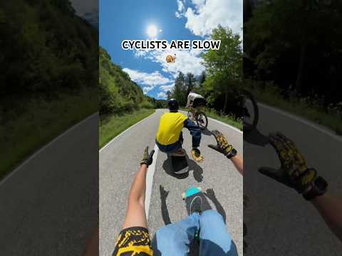 OVERTAKING CYCLIST AT FULL SPEED ON A SKATEBOARD 🤯 #downhill #cyclist #pov