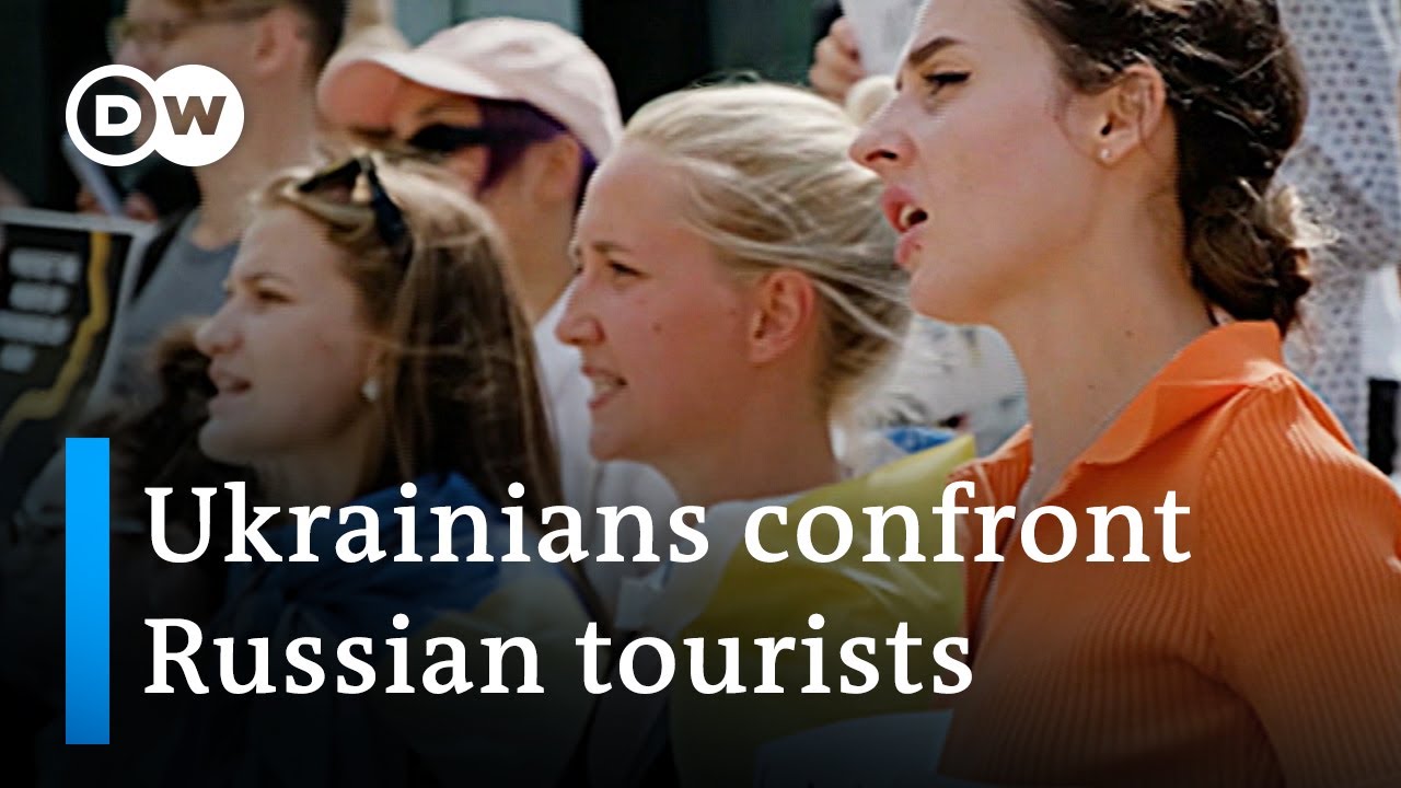 Ukrainian refugees confront Russian tourists in Turkey