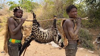 Wild Cat vs. Primitive Hunters – The Outcome is Shocking!