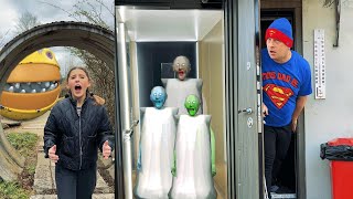 Siren Head, Granny, Baldi's Basics, SCP 096, Huggy Wuggy and Pacman 😂 #shorts