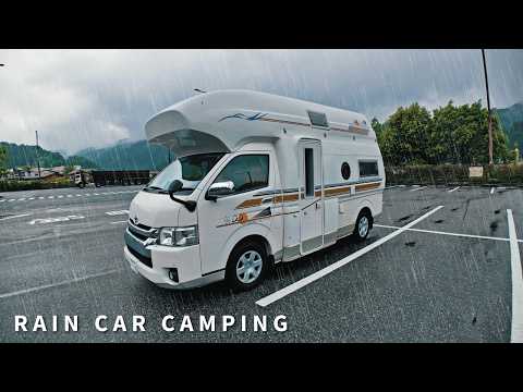 [Rainy car camping trip] First time camping in a 10-year-old, used camper van with 100,000 km on ...