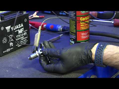 How to Clean a Fuel Injector on a Modern Vespa that Will Not Start