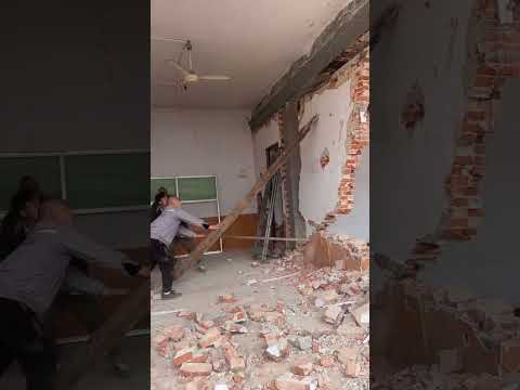 Partition wall demolition tips- Good tools and machinery can increase work efficiency