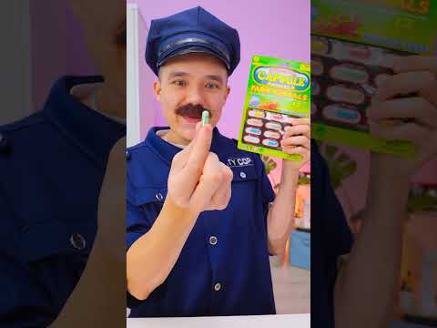 Riesige Puppen im Gefängnis: Kreativität kennt keine Grenzen! 🎭