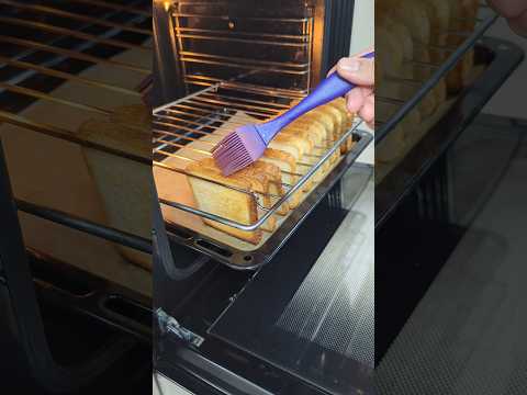 Be sure to remember this trick! How to cook toasted bread in the oven