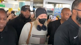Felix and Lee Know arrive in NYC for Tommy Hilfiger show! #felix #leeknowstraykids #straykids