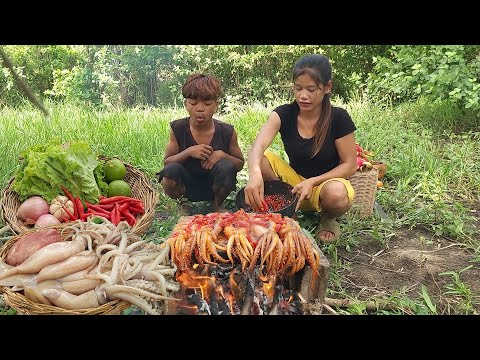 Squid roast hot spicy chili roasted So delicious food for dinner, Survival cooking in forest