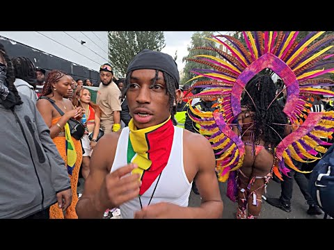 Asmxlls Goes To Carnival…